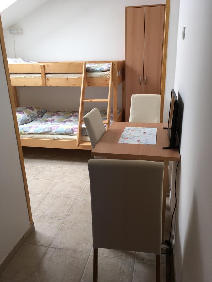 Penzion Hnacov Zavlekov Bagian luar foto